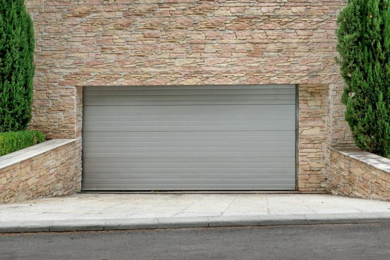 Les avantages d’une porte de garage à enroulement